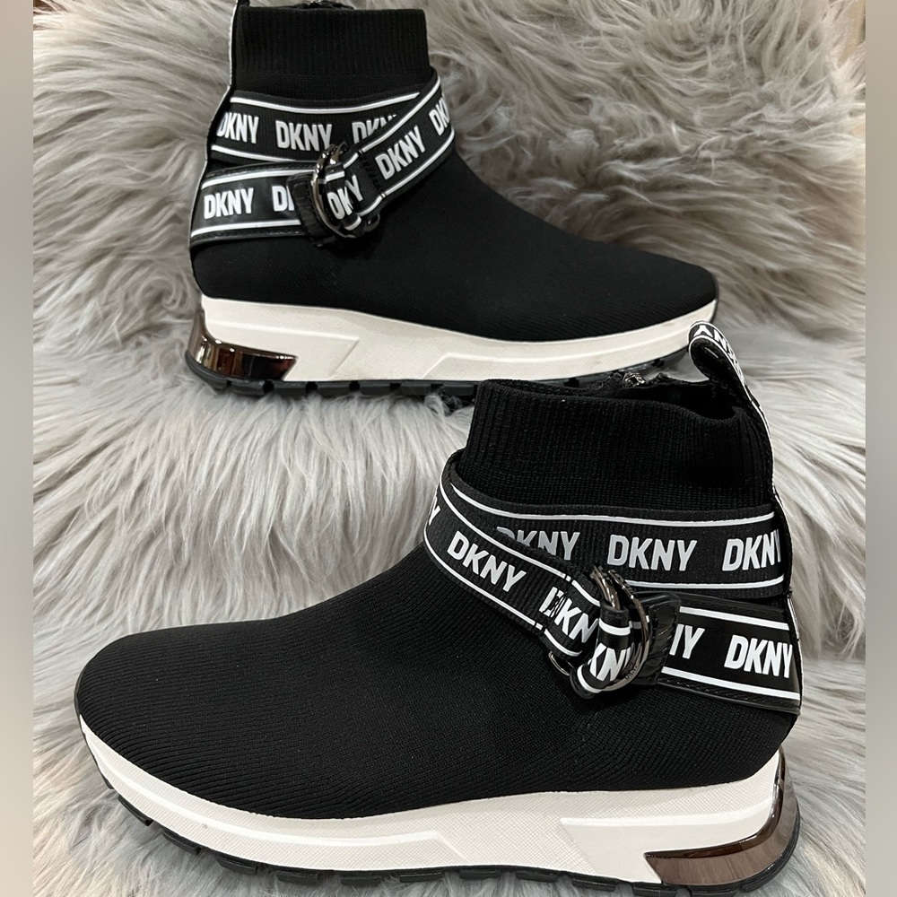 DKNY Miley Slip-On Sneakers. NEW